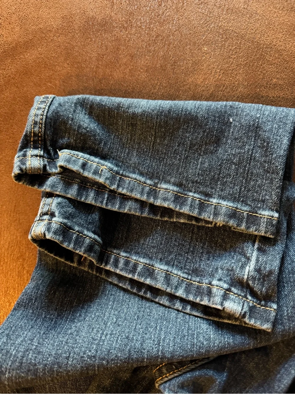 Wrangler Dark Blue Relaxed Fit Denim Jeans with Logo Patch 36 x 32 Like new!